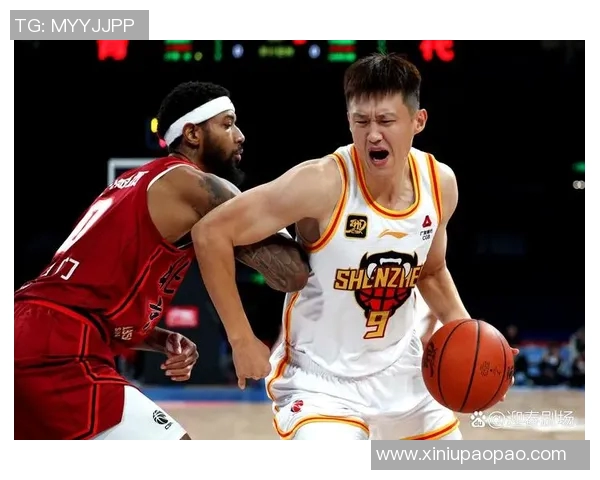 篮球明星在赛场上拼搏之余也要面对打针的挑战与坚持